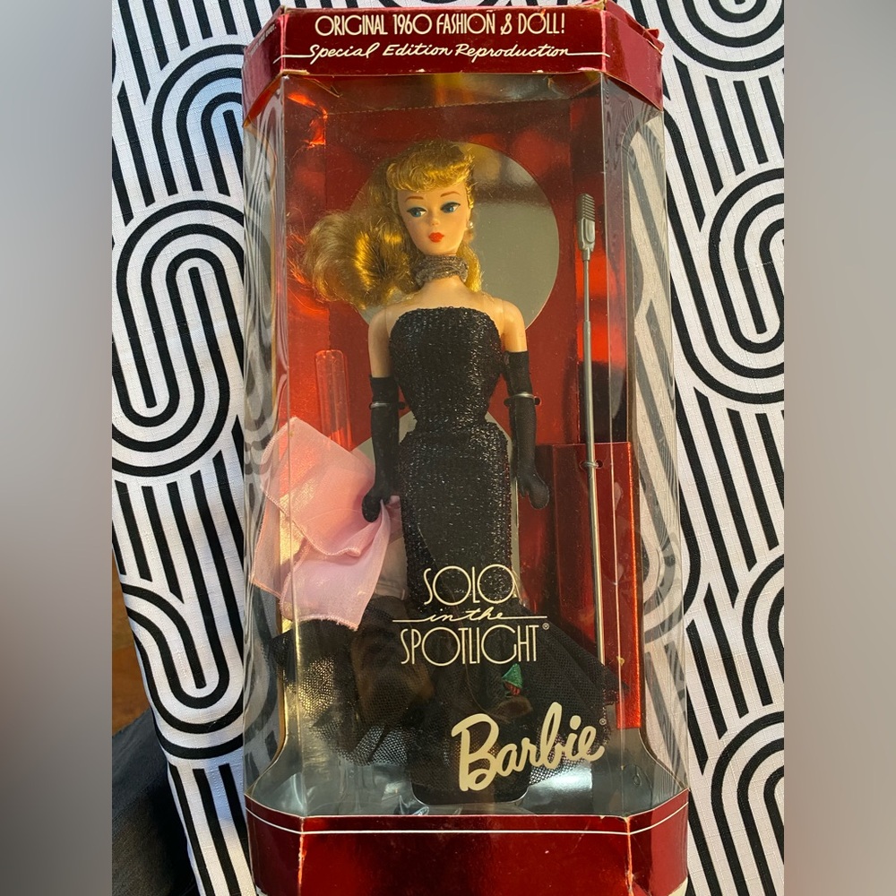 Barbie. Vintage. NRFB. Solo in the Spotlight. Original 1960 Fashion Doll.